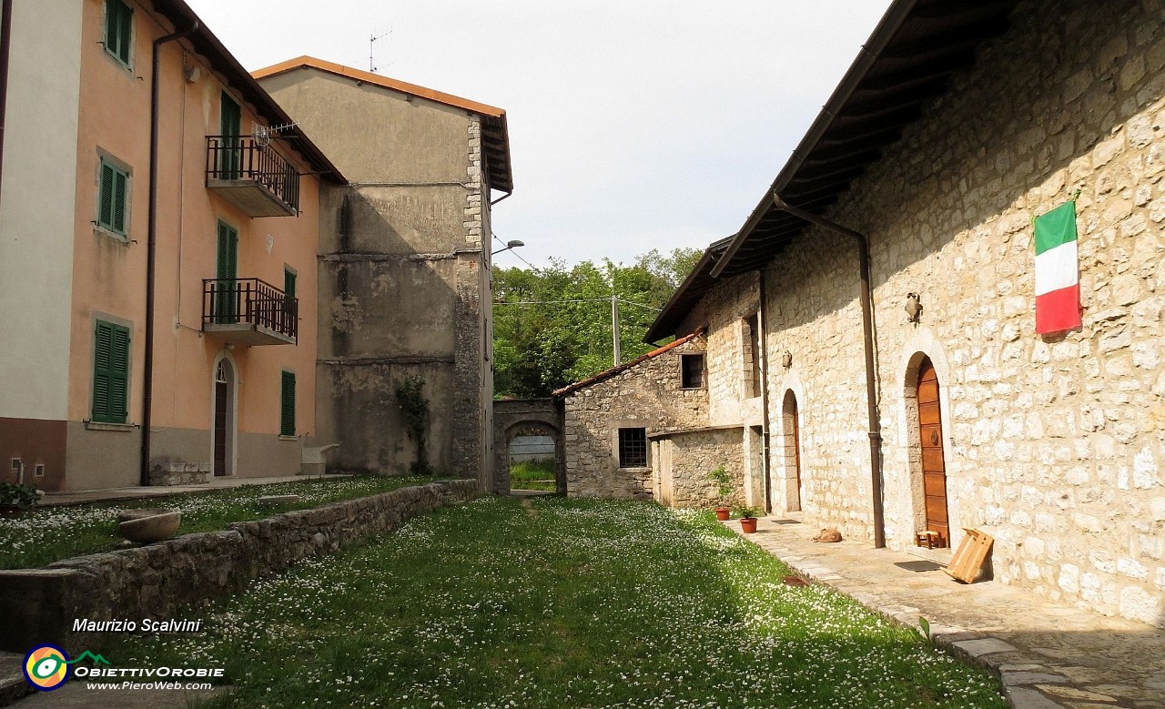 68 Torno a valle, ultima contrada, Ca Maltrotti....JPG